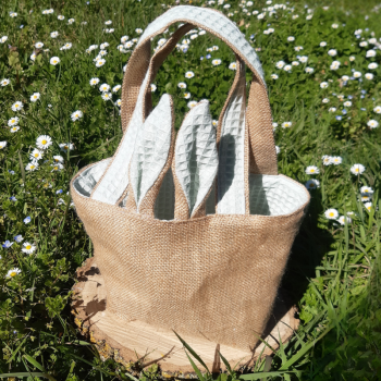 Panier Pâques zéro déchet nid d'abeille vert d'eau, fait main France — Un Brin de Nelly